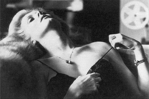 HELMUT NEWTON