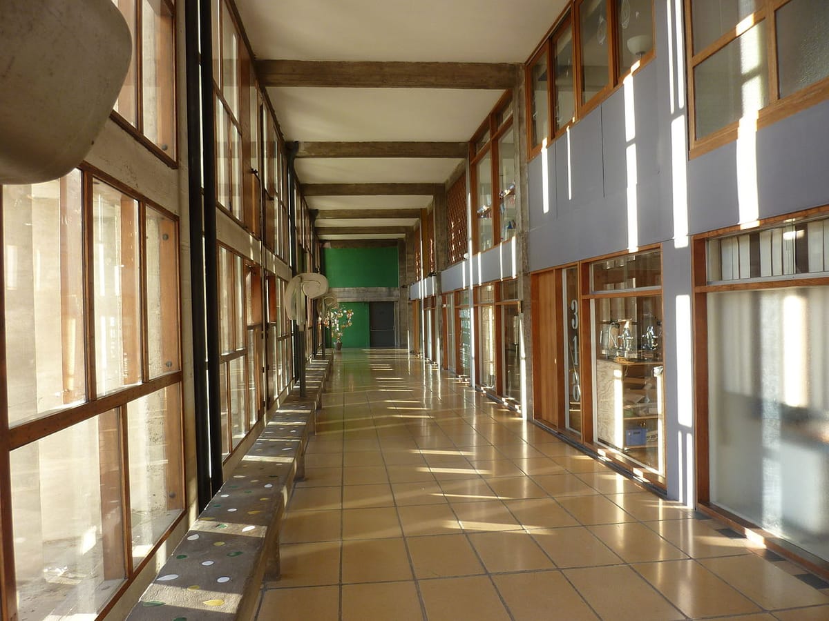 LA CITÉ RADIEUSE